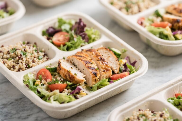 Grilled Chicken and Quinoa Salad Meal Prep Recipes (Under 400 Calories): The Lean, Mean Lunch Routine You’ll Actually Stick To