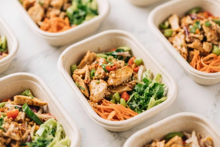 Thai Peanut Chicken Meal Prep Bowls – Easy, Flavor-Packed Lunches