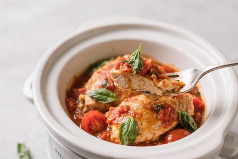 Tomato Basil Crockpot Chicken – Cozy, Flavorful, and Effortless