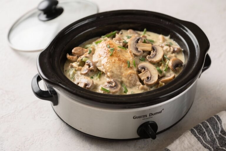 Crockpot Creamy Mushroom Chicken Dump Meal – Easy, Comforting, and Foolproof